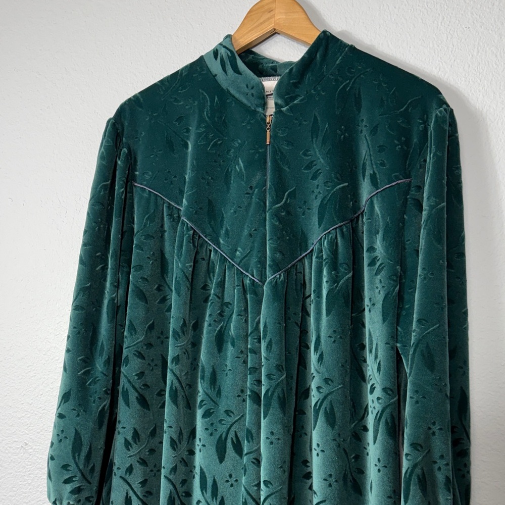 Vintage Vanity‎ Fair Crushed Velour Robe